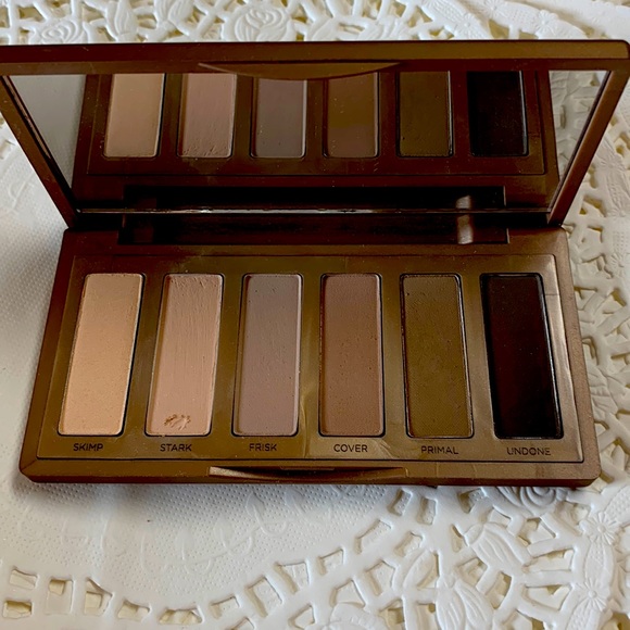 Urban Decay Naked Basics 2. NWOB - Picture 3 of 10